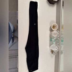 Lululemon leggings
Tag missing but small 2-4 sizing 
Used 
Minimal pilling